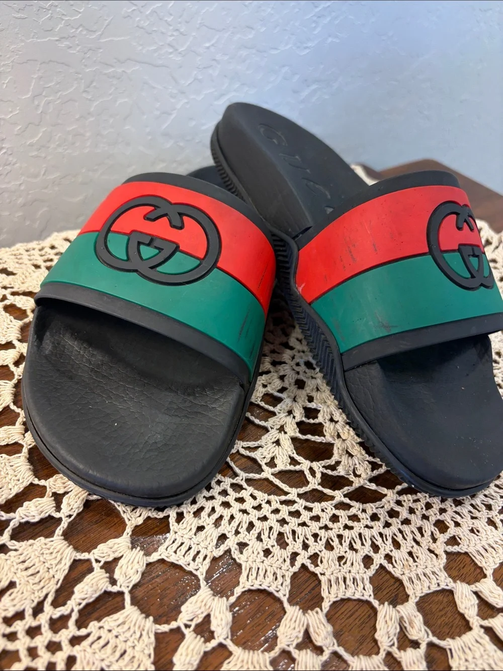 Gucci Men’s Black Slides with Red & Green Strap and Logo